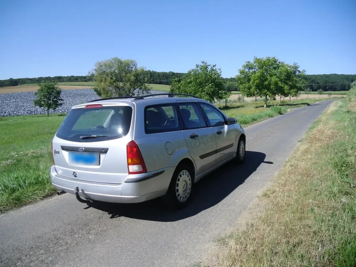 Gebraucht Ford Focus 115 PS (84 kW) 2004 Silber Kombi