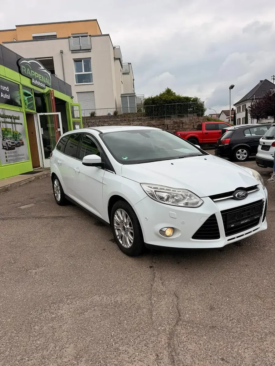 Używany Ford Focus 105 KM (77 kW) 2012 Biały Hatchback