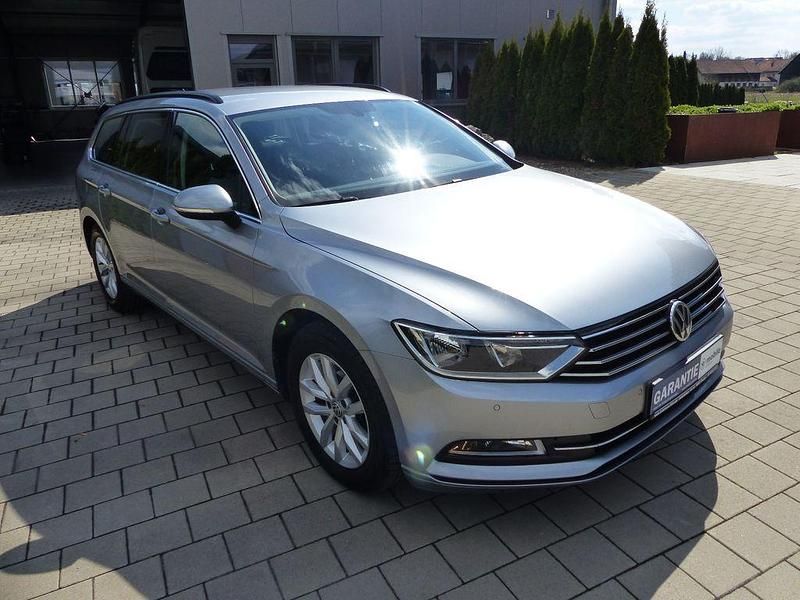 Gebraucht VW Passat Comfortline 150 PS (110 kW) 2018 Silber Kombi