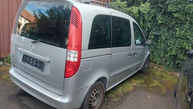 Grau Gebraucht 2002 Mercedes Vaneo Van / Kleinbus | 1.499 € (Fairer Preis) - Bild 1/4