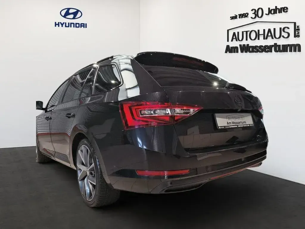 Gebraucht Skoda Superb SportLine 190 PS (139 kW) 2019 Schwarzmagic perleffekt Kombi