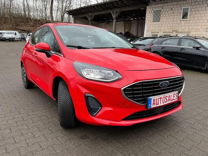 Gebraucht Ford Fiesta Titanium 95 PS (69 kW) 2023 Rot Limousine