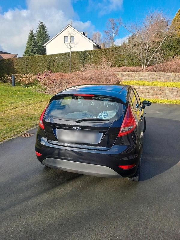 Gebraucht Ford Fiesta 95 PS (69 kW) 2012 Schwarz Kleinwagen