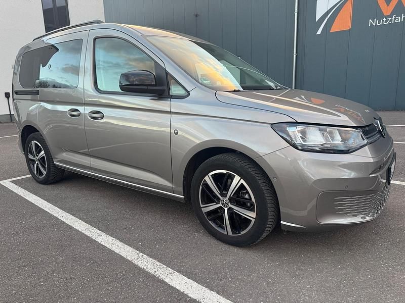 Gebraucht VW Caddy Life 114 PS (83 kW) 2022 Grau Van / Kleinbus