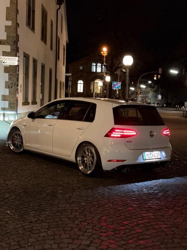 Weiß Gebraucht 2019 VW Golf VII Limousine | 19.000 € (Superpreis) - Bild 1/4
