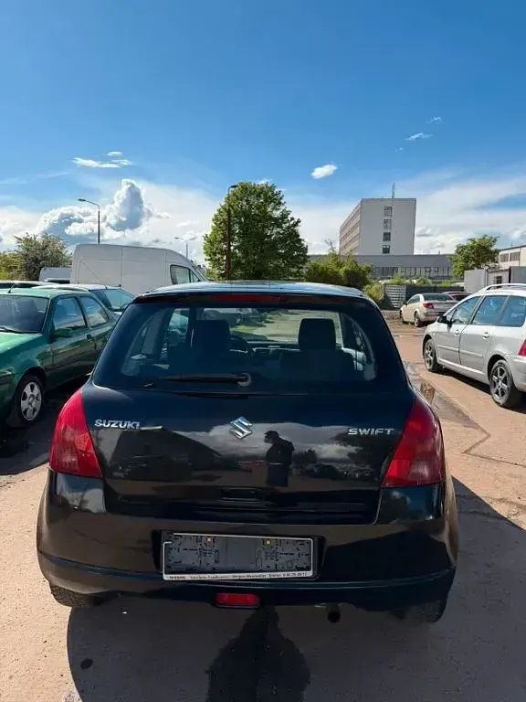 Używany Suzuki Swift 92 KM (67 kW) 2005 Hatchback