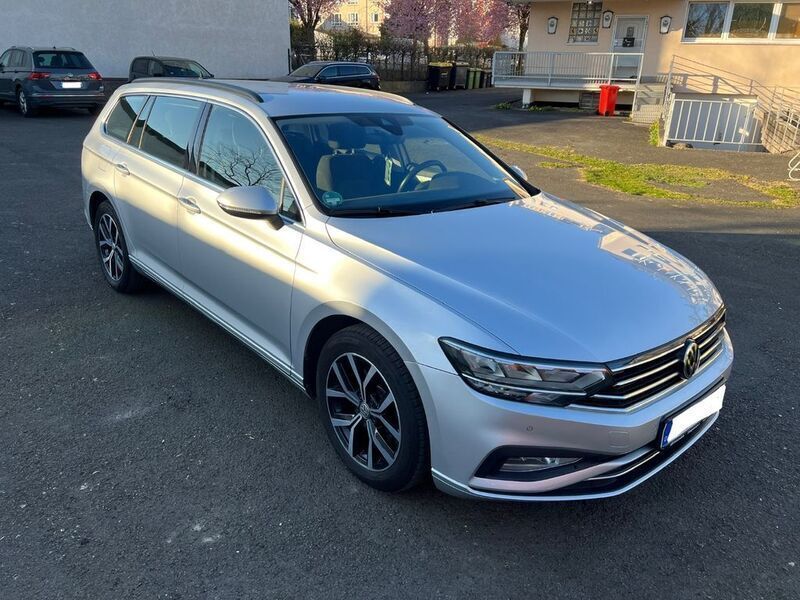 Silber Gebraucht 2019 VW Passat Kombi | 15.700 € (Guter Preis) - Bild 1/4