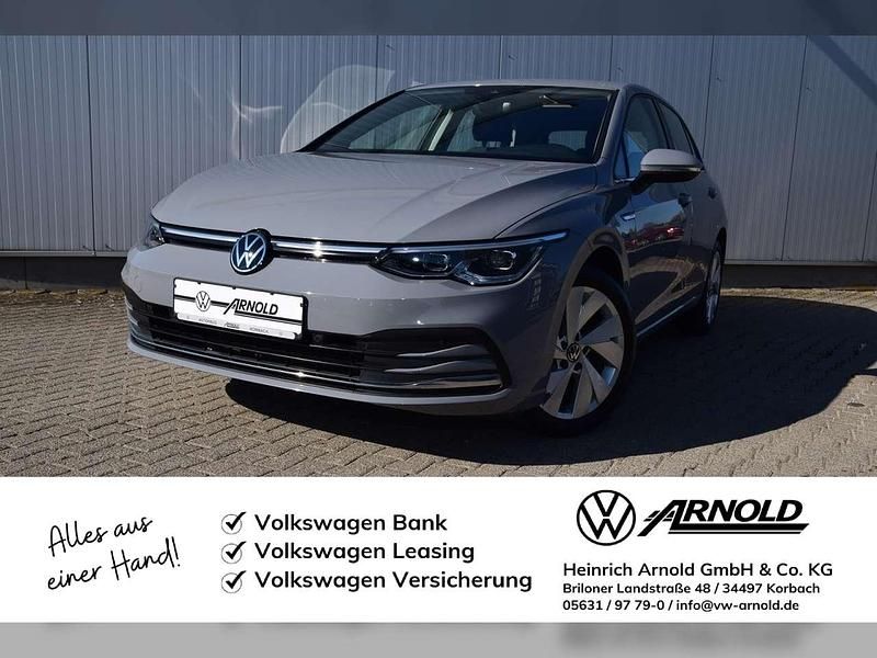 Gebraucht VW Golf VIII Style 131 PS (96 kW) 2022 Mondsteingrau Limousine