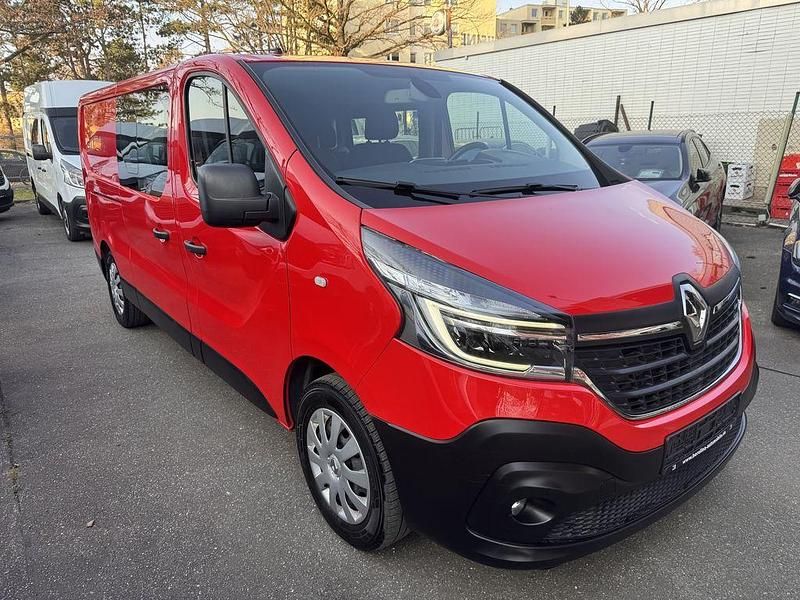 Gebraucht Renault Trafic 145 PS (106 kW) 2020 Rot Van / Kleinbus