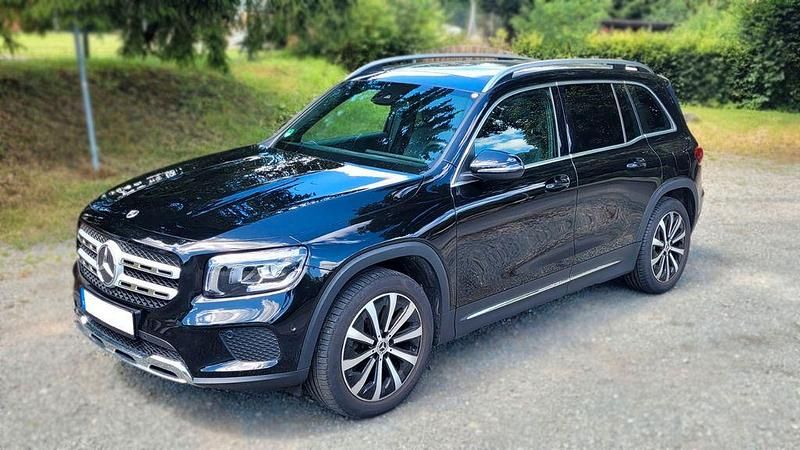 Schwarz Gebraucht 2022 Mercedes GLB200 SUV | 36.900 € (Fairer Preis) - Bild 1/4