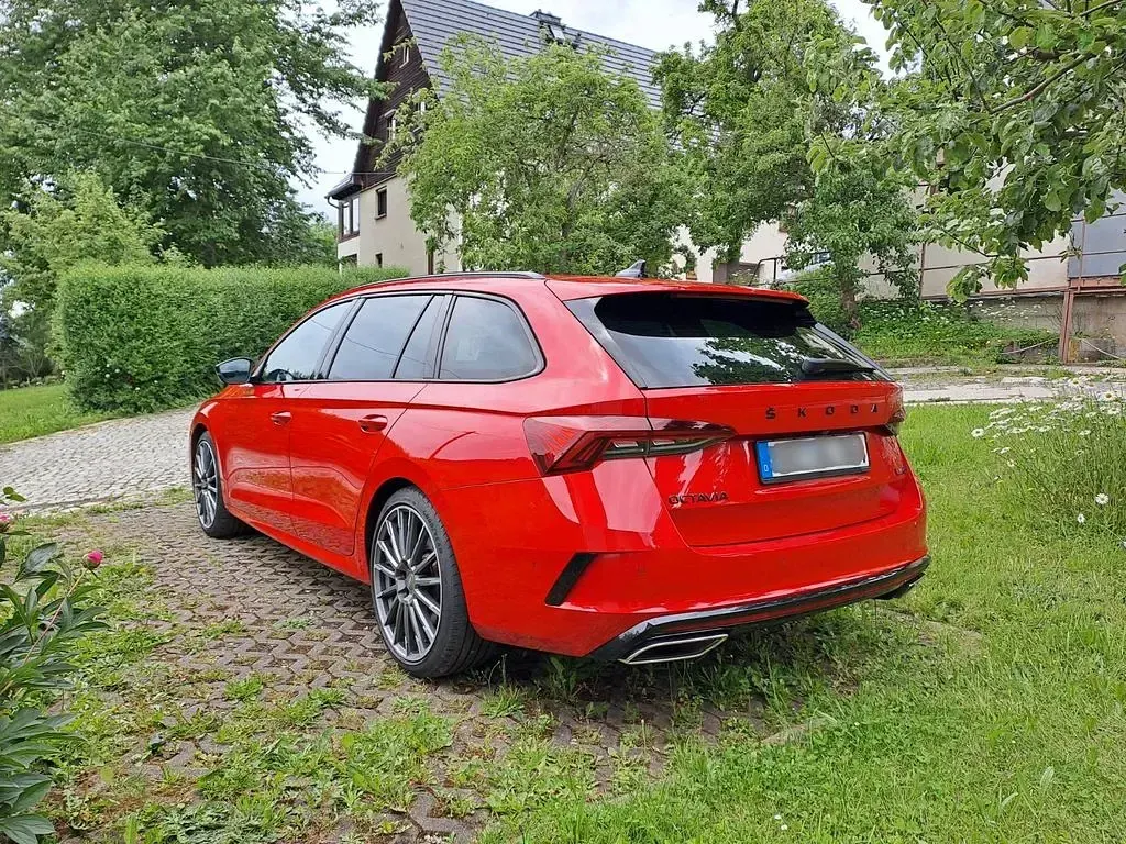 Gebraucht Skoda Octavia First Edition 245 PS (180 kW) 2020 Rot Kombi