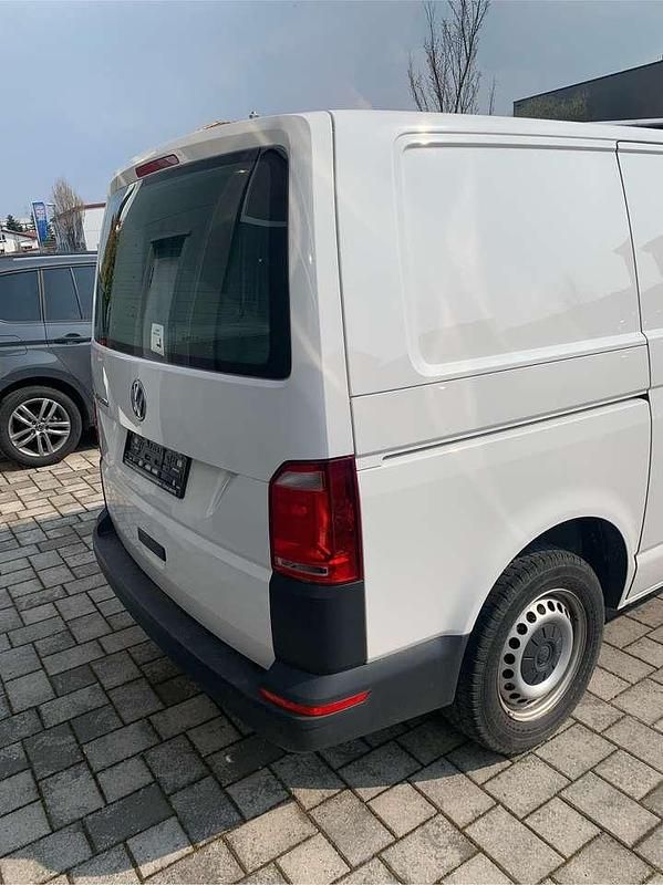 Gebraucht VW Transporter 102 PS (75 kW) 2019 Candyweiß Van