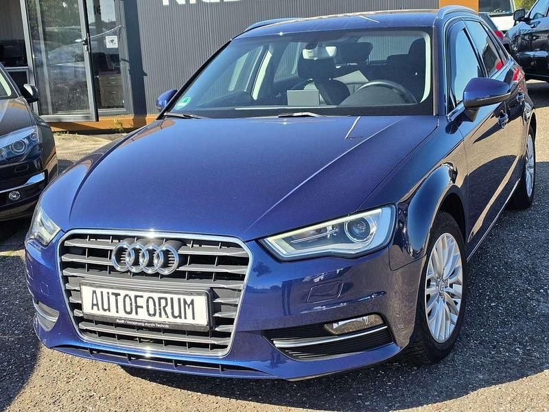 Second-hand Audi A3 Ambiente 125 CP (91 kW) 2015 Albastru Berlinǎ