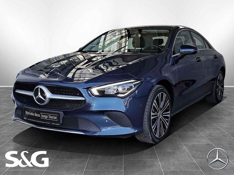 Gebraucht Mercedes CLA250e 160 PS (117 kW) 2022 Denimblau metallic Limousine