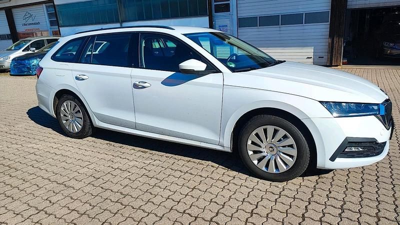Gebraucht Skoda Octavia 115 PS (84 kW) 2021 Weiß Kombi