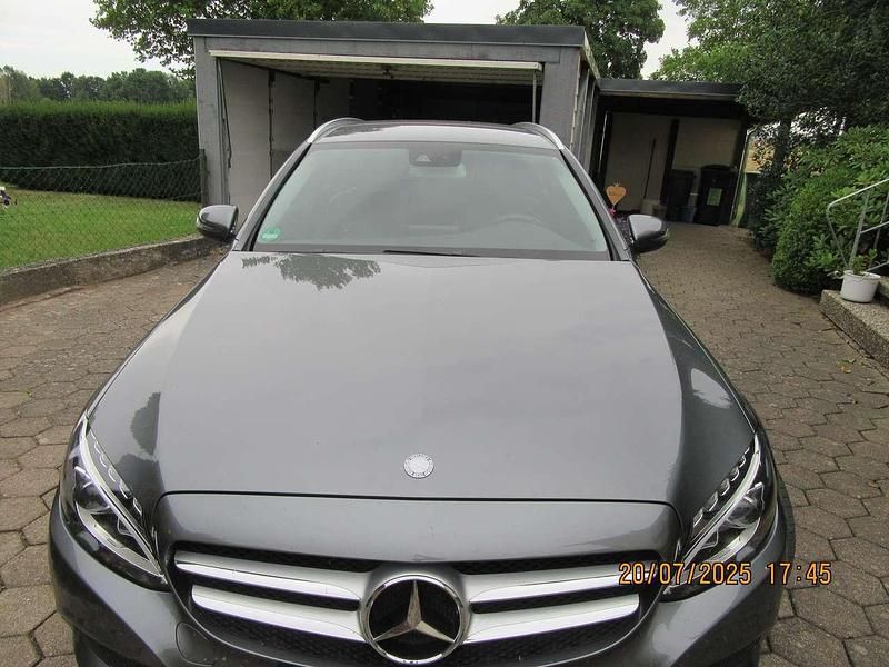 Grau Gebraucht 2016 Mercedes C180 Avantgarde Kombi | 16.500 € (Fairer Preis) - Bild 1/4