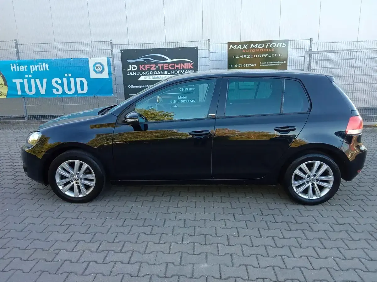 Gebraucht VW Golf VI Style 122 PS (89 kW) 2011 Schwarz Kleinwagen