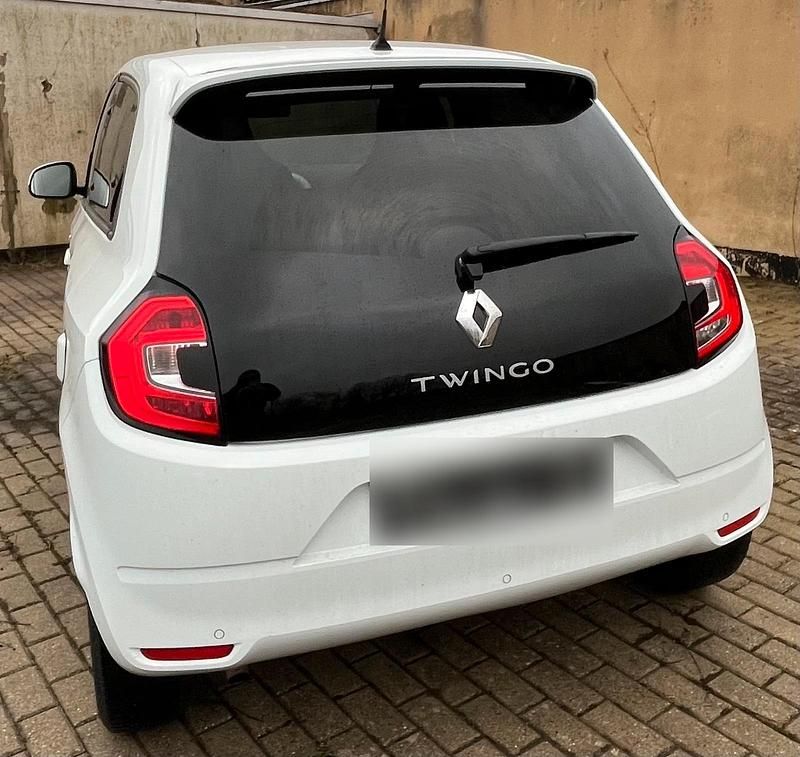 Second-hand Renault Twingo 73 CP (53 kW) 2019 Alb Hatchback