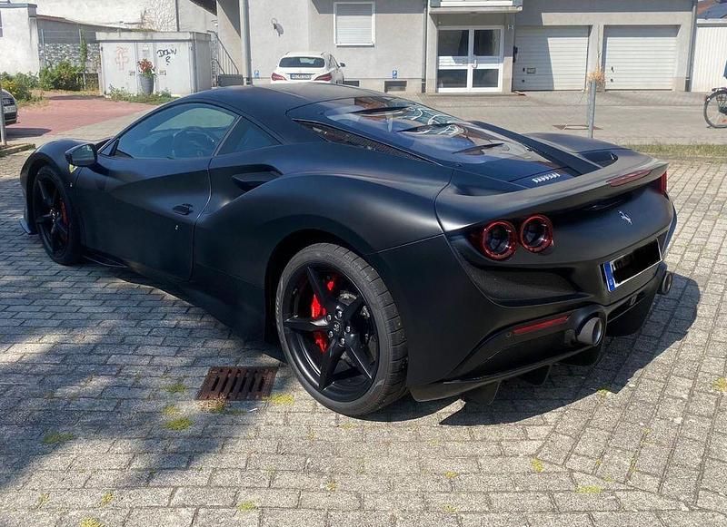 Second-hand Ferrari F8 721 CP (530 kW) 2022 Negru Coupe