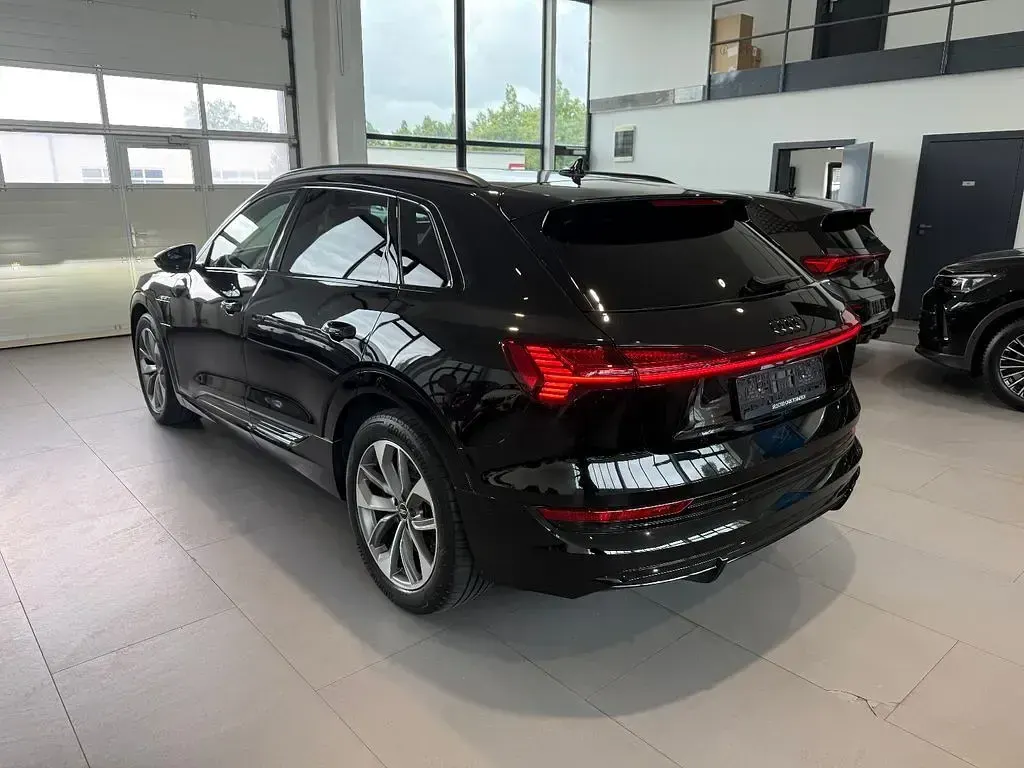Gebraucht Audi e-tron S-Line 300 kW (408 PS) 2022 Schwarz SUV