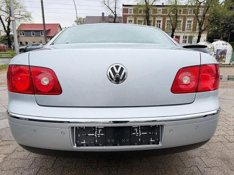 Second-hand VW Phaeton 224 CP (164 kW) 2005 Argintiu Berlinǎ