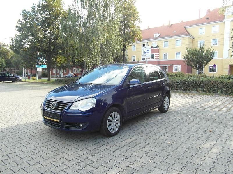 Blau Gebraucht 2006 VW Polo Limousine | 2.500 € (Fairer Preis) - Bild 1/4