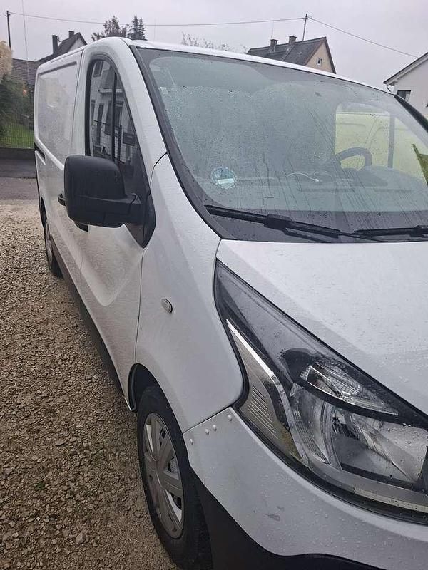 Gebraucht Renault Trafic Basis 90 PS (66 kW) 2015 Van / Kleinbus