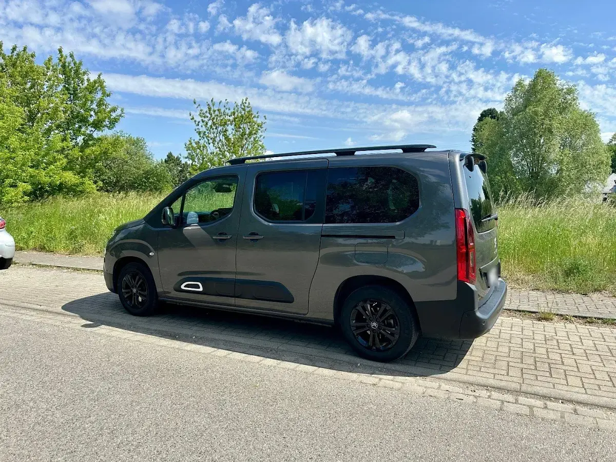 Gebraucht Citroën Berlingo Shine 133 PS (97 kW) 2023 Grau Van / Kleinbus