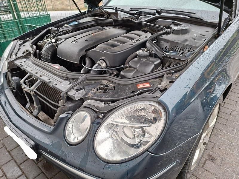 Gebraucht Mercedes E220 Elegance 150 PS (110 kW) 2004 Schwarz Kombi