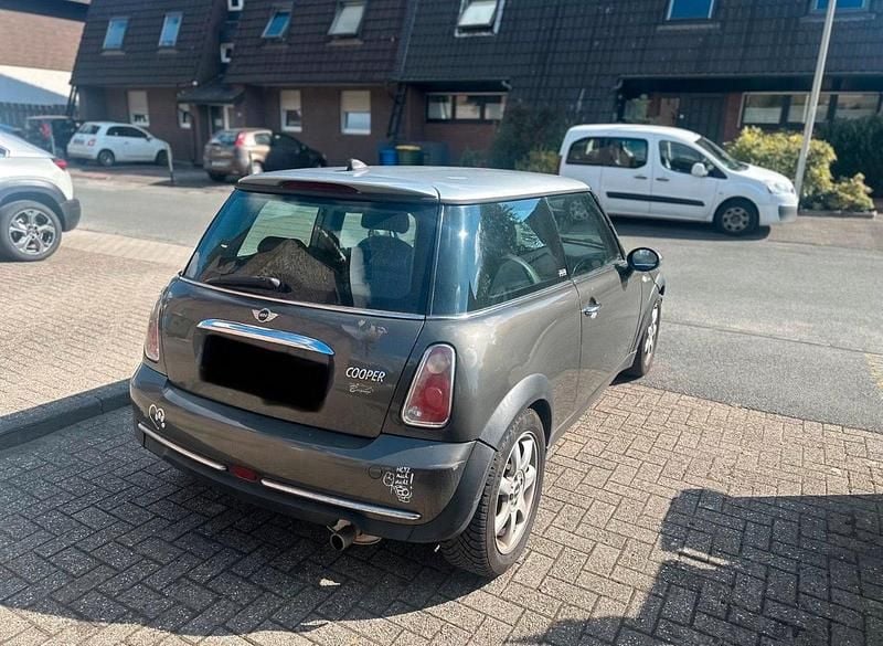 Usata Mini Cooper 90 CV (66 kW) 2006 Marrone Utilitaria