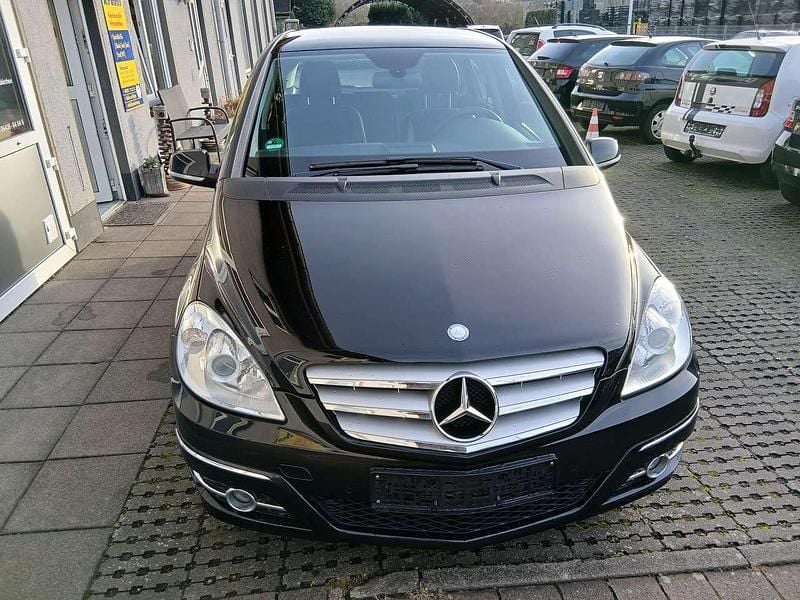 Gebraucht Mercedes B180 116 PS (85 kW) 2009 Schwarz Van / Kleinbus