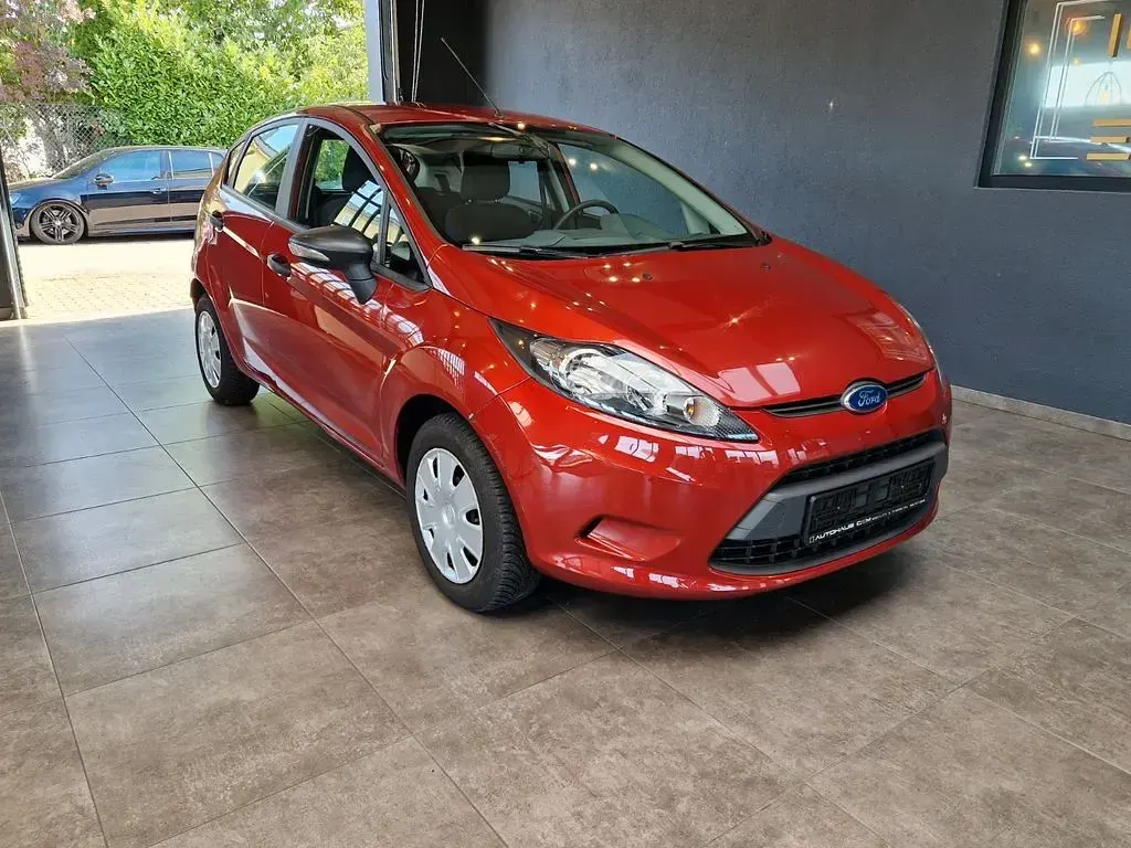 Gebraucht Ford Fiesta Ambiente 60 PS (44 kW) 2009 Rot Limousine