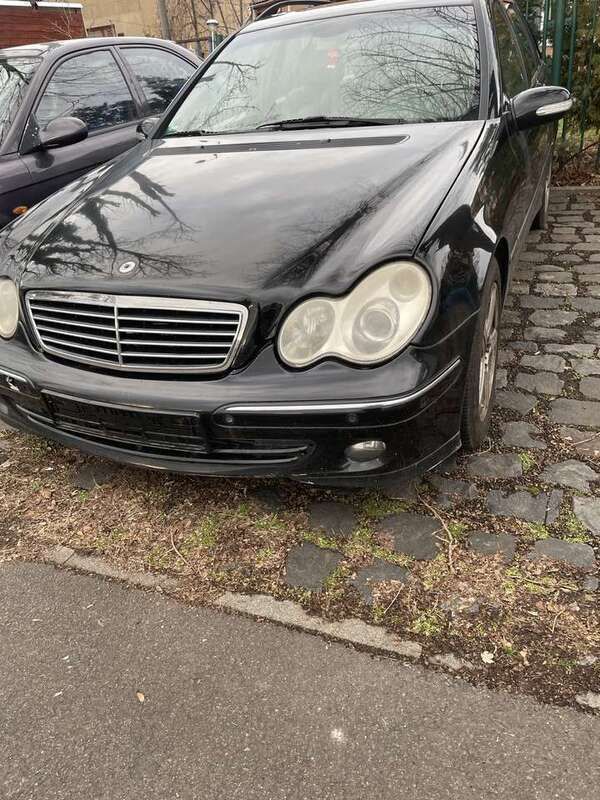 Schwarz Gebraucht 2006 Mercedes C220 Elegance Kombi | 2.990 € (Fairer Preis) - Bild 1/2