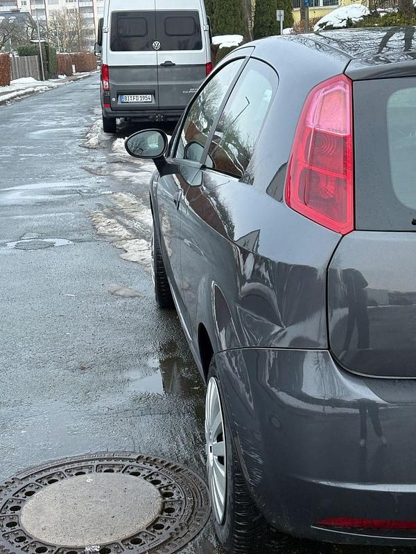 Gebraucht Fiat Punto 95 PS (69 kW) 2008 Grau Limousine