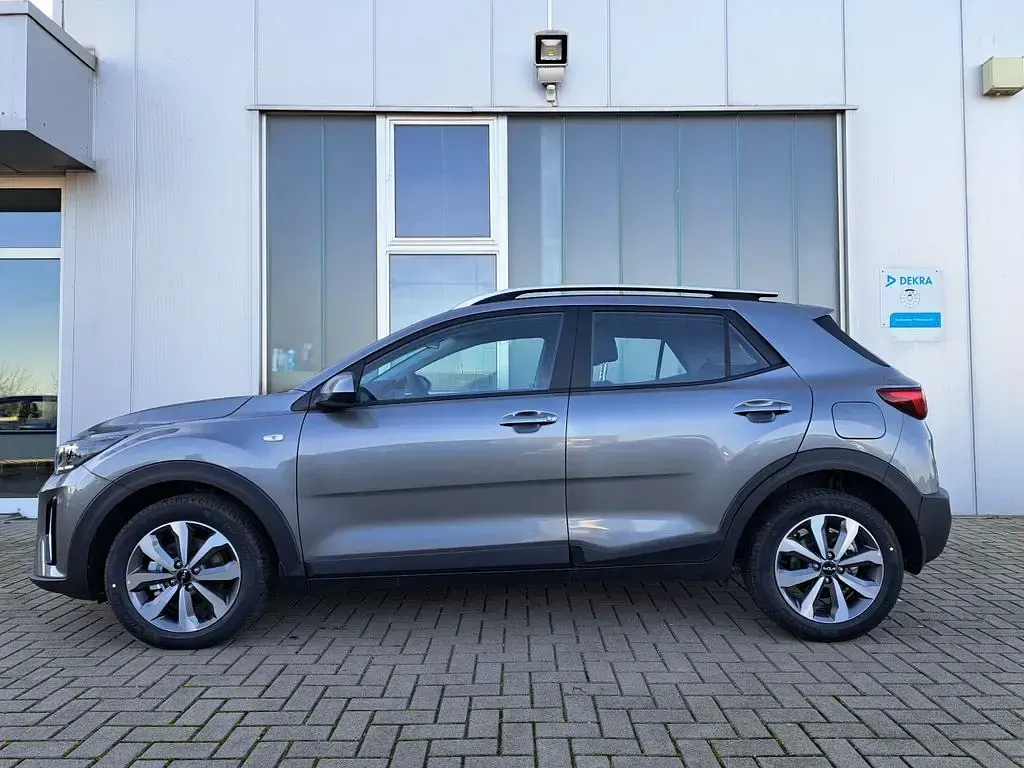 Nouă Kia Stonic 101 CP (74 kW) 2025 Gri SUV