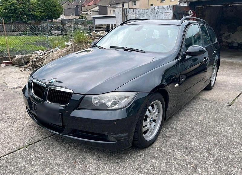 Gebraucht BMW 318 143 PS (105 kW) 2007 Schwarz Kombi
