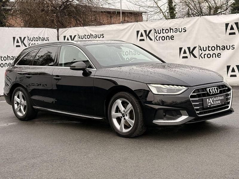 Gebraucht Audi A4 Advanced 163 PS (119 kW) 2023 Mythosschwarz metallic Kombi