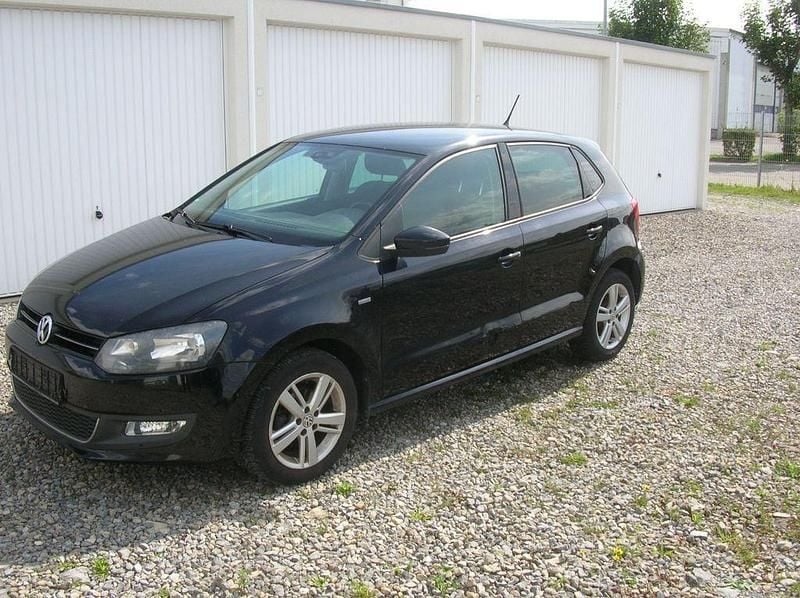Schwarz Gebraucht 2013 VW Polo Match Limousine | 3.150 € (Superpreis) - Bild 1/4