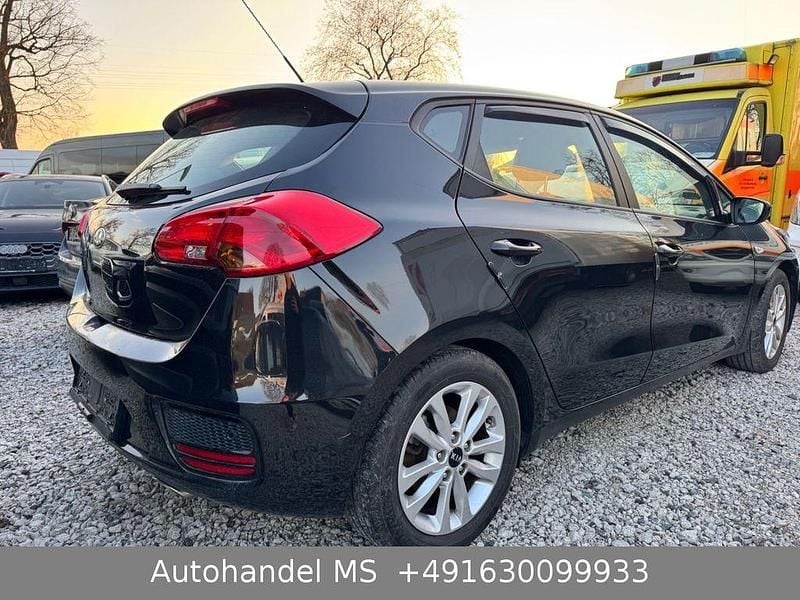 Usado Kia Ceed Edition 7 99 HP (72 kW) 2017 Preto Citadino