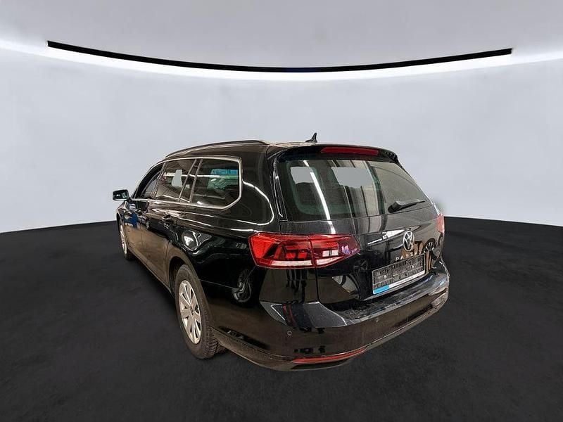 Gebraucht VW Passat Business 122 PS (89 kW) 2022 Schwarz Kombi