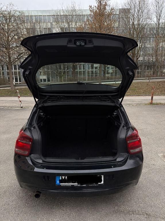 Gebraucht BMW 114 102 PS (75 kW) 2013 Schwarz Kleinwagen