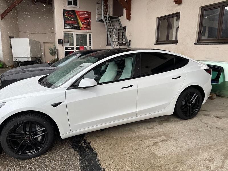 Gebraucht Tesla Model 3 RWD 239 kW (325 PS) 2022 Weiß Limousine