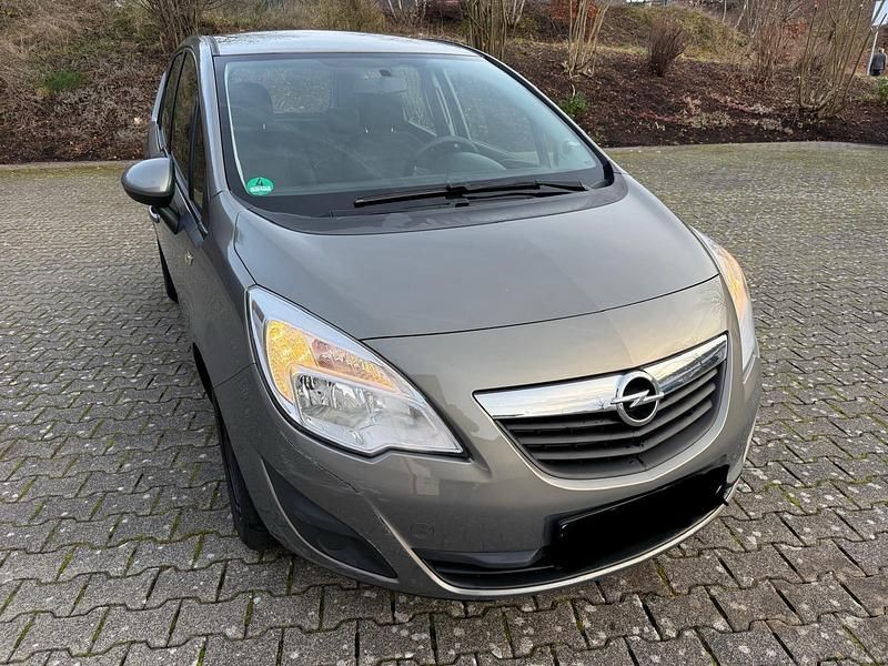 Braun Gebraucht 2010 Opel Meriva Edition Van / Kleinbus | 2.899 € (Superpreis) - Bild 1/4