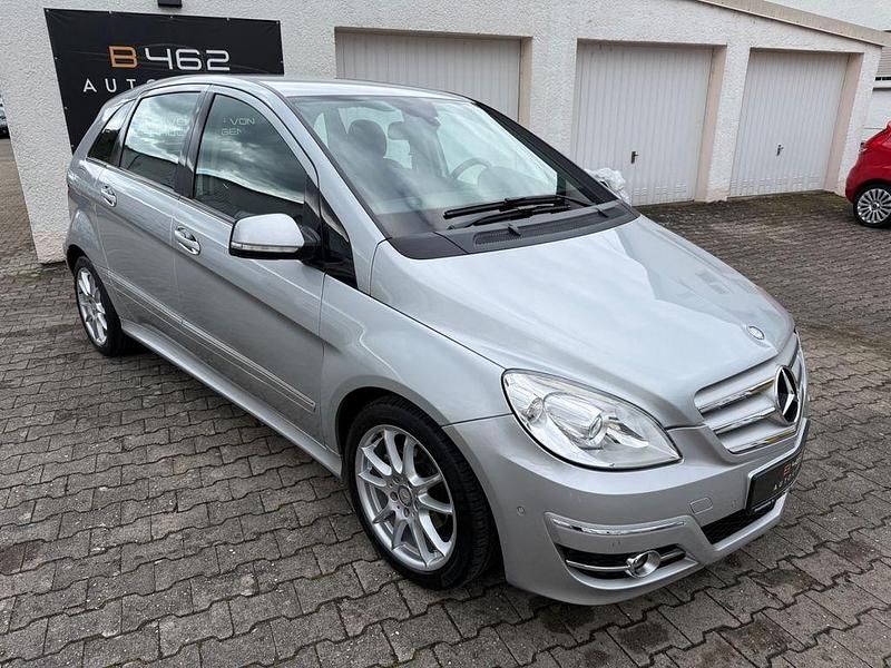 Gebraucht Mercedes B170 116 PS (85 kW) 2009 Silber Van / Kleinbus