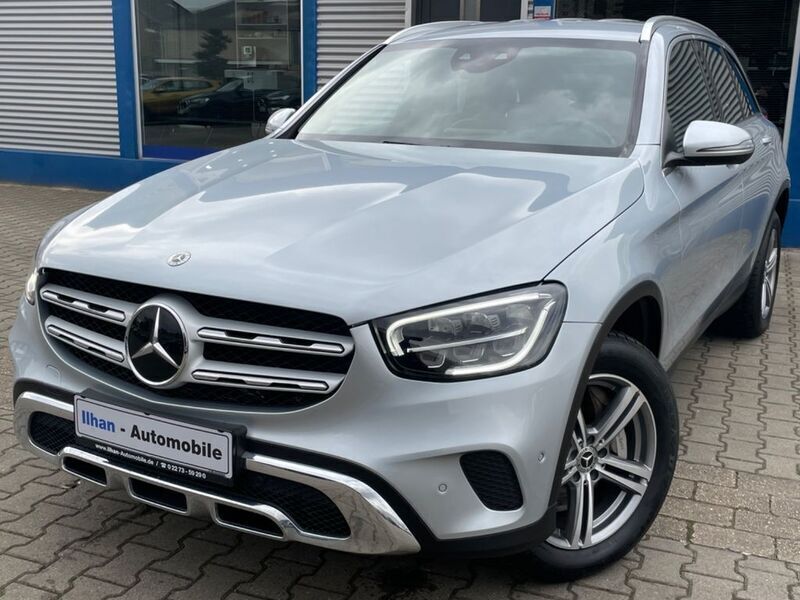 Hightechsilber metalliclac Gebraucht 2022 Mercedes GLC300e SUV | 31.850 € (Fairer Preis) - Bild 1/4