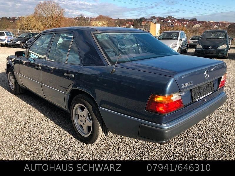 Second-hand Mercedes E280 197 CP (144 kW) 1993 Albastru Berlinǎ