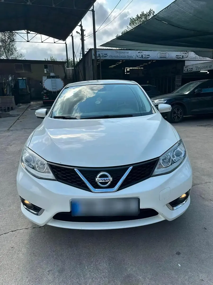 Gebraucht Nissan Pulsar 116 PS (85 kW) 2018 Weiß Kleinwagen
