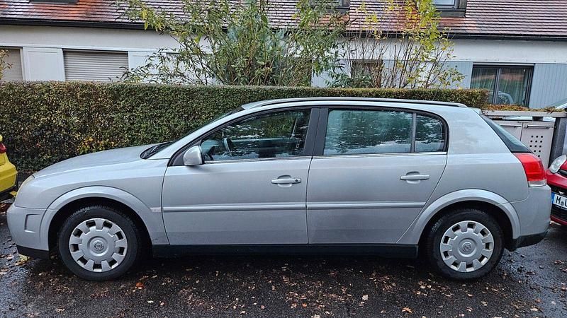 Grau Gebraucht 2003 Opel Signum Kleinwagen | 1.700 € (Etwas zu teuer) - Bild 1/4