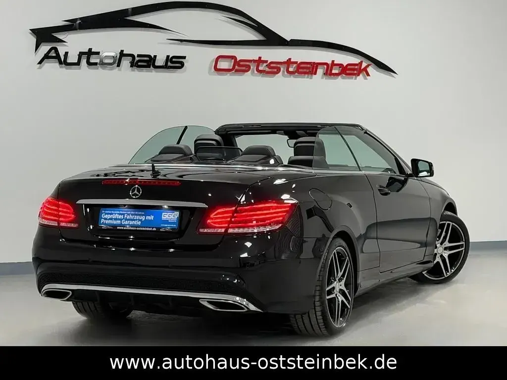 Usado Mercedes E220 AMG line 170 CV (125 kW) 2017 Negro Descapotable