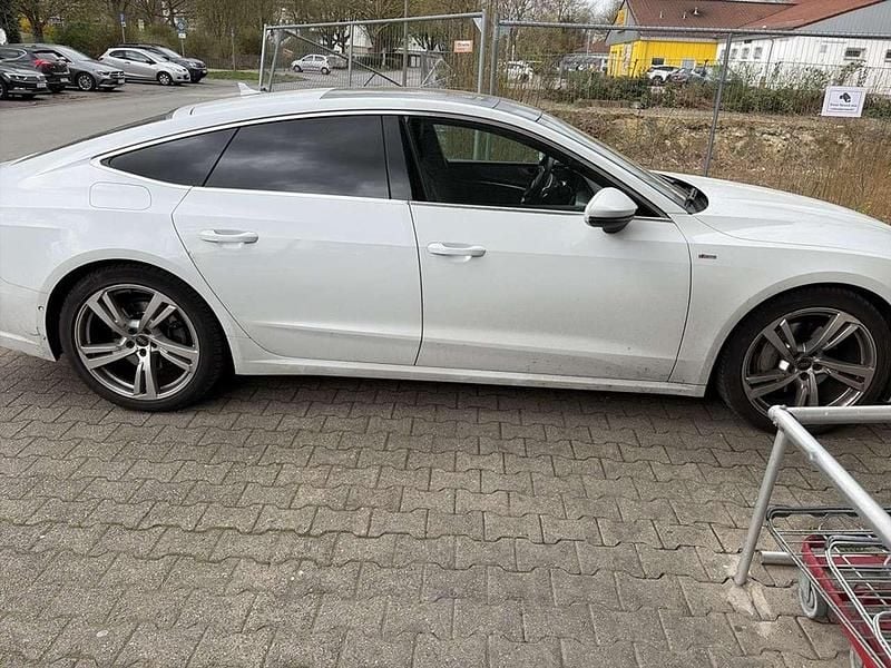 Second-hand Audi A7 Basis 265 CP (194 kW) 2023 Alb Berlinǎ